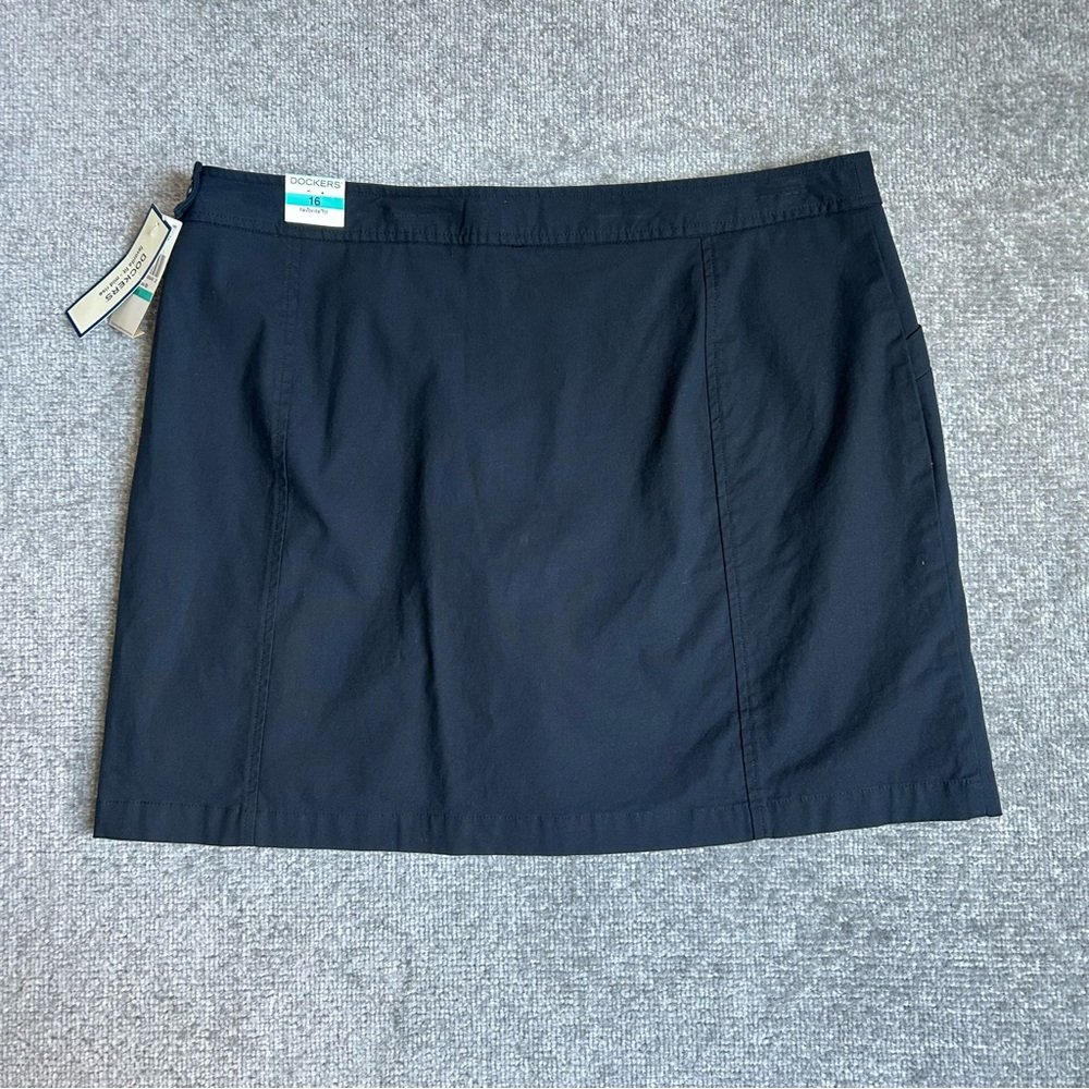 NWT Dockers Women’s Favorite Fit Mid Rise Black Skirt, Size 16 - Picture 2 of 7